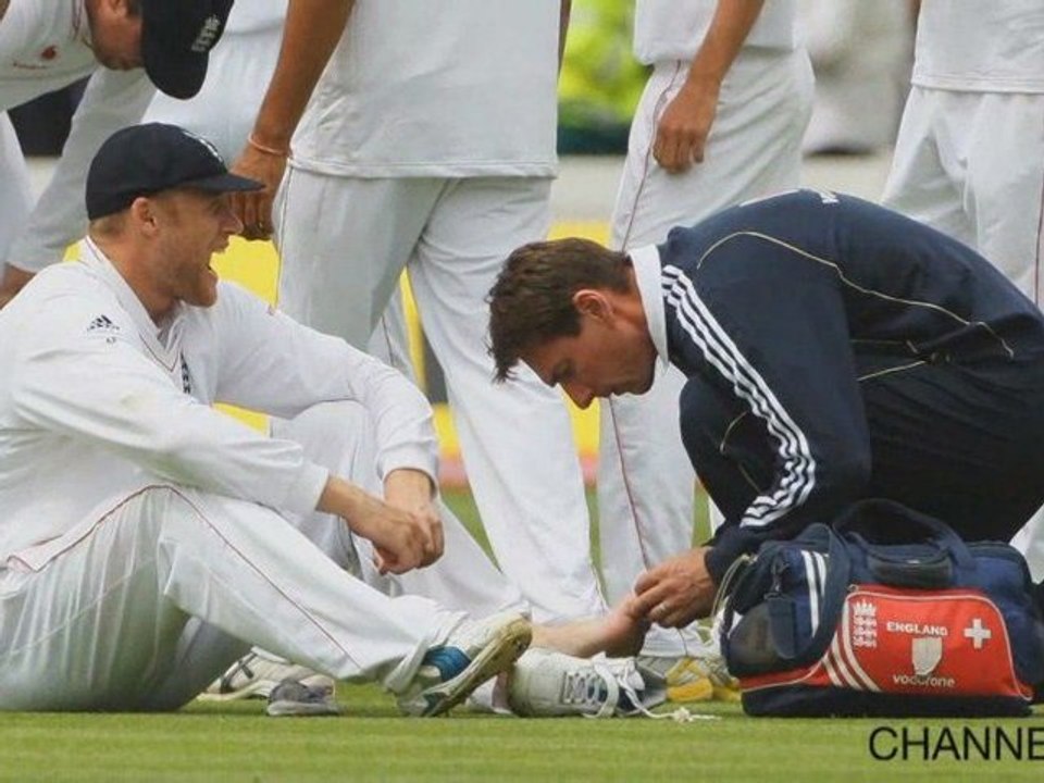 Gilchrist & Hauritz On Flintoff