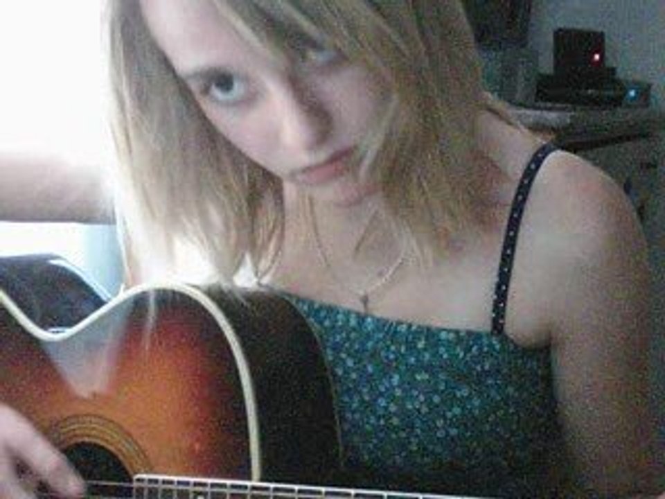 Pauline et sa guitare x)