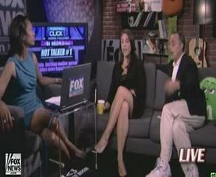 Eric Yaverbaum on the brand new set of the Fox Strategy Room
