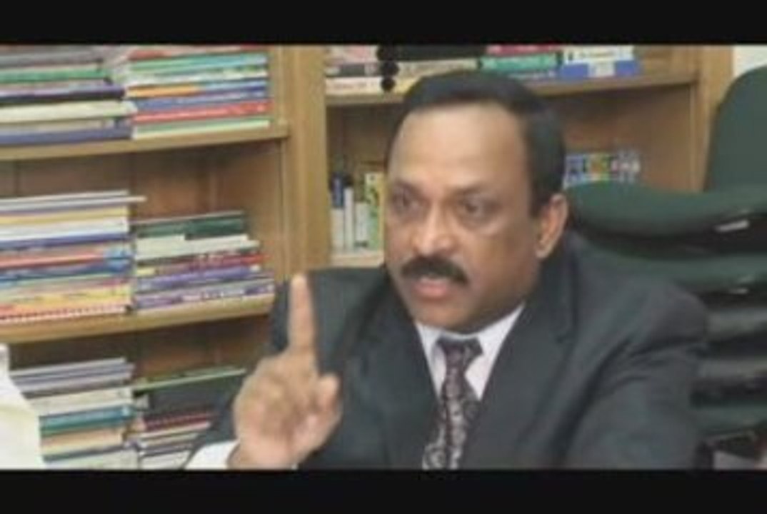 Episode 33 - Part A - Akkara kazhchakal www.Mallupalace.com
