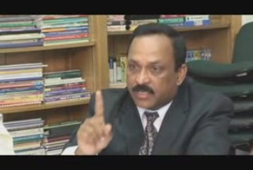 Episode 33 - Part A - Akkara kazhchakal www.Mallupalace.com