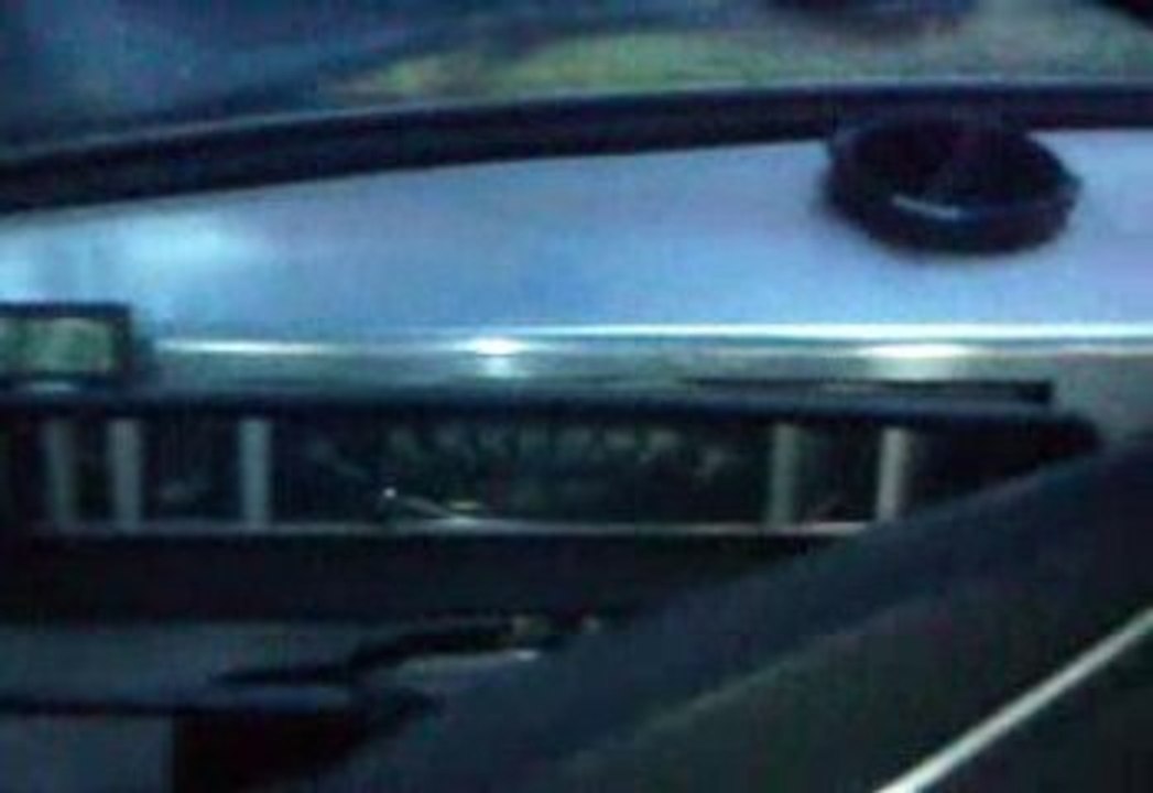 Demarrage d'une peugeot 504 moteur 2.5L Turbo.