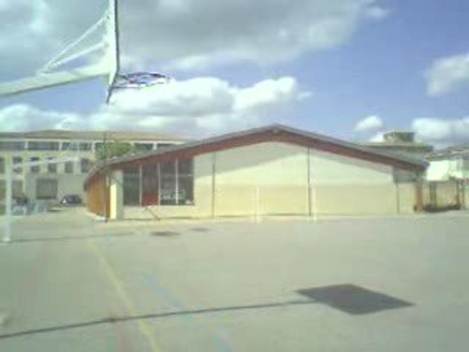 Alley Hoop Dunk 5'8 1m78.