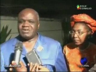 Quelques cadres félicitent le Président DSN