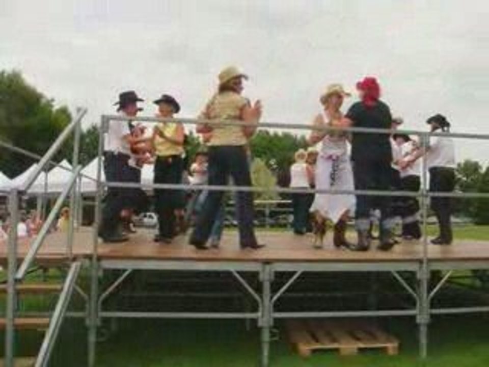 FETE COUNTRY A AUXI LE CHATEAU LE 14 JUILLET 2009