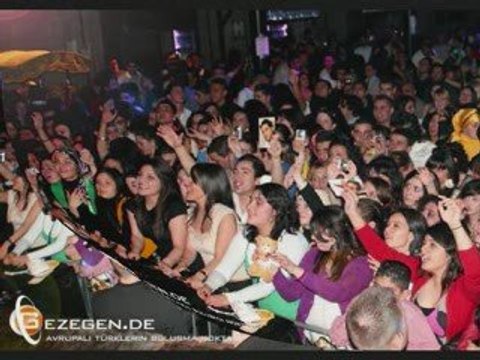 Ismail YK Hollanda Rotterdam(14.03.09)Konserinden Süper resi