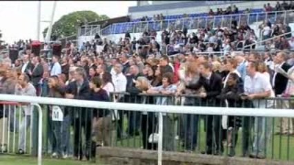 Royal Filly-monic Orchestra at Kempton Park video