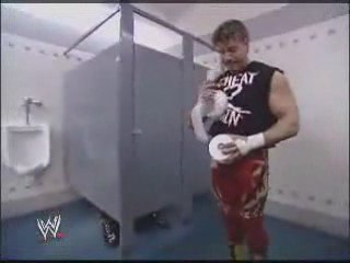 Eddie Guerrero Et Big Show Dans Les Chiottes