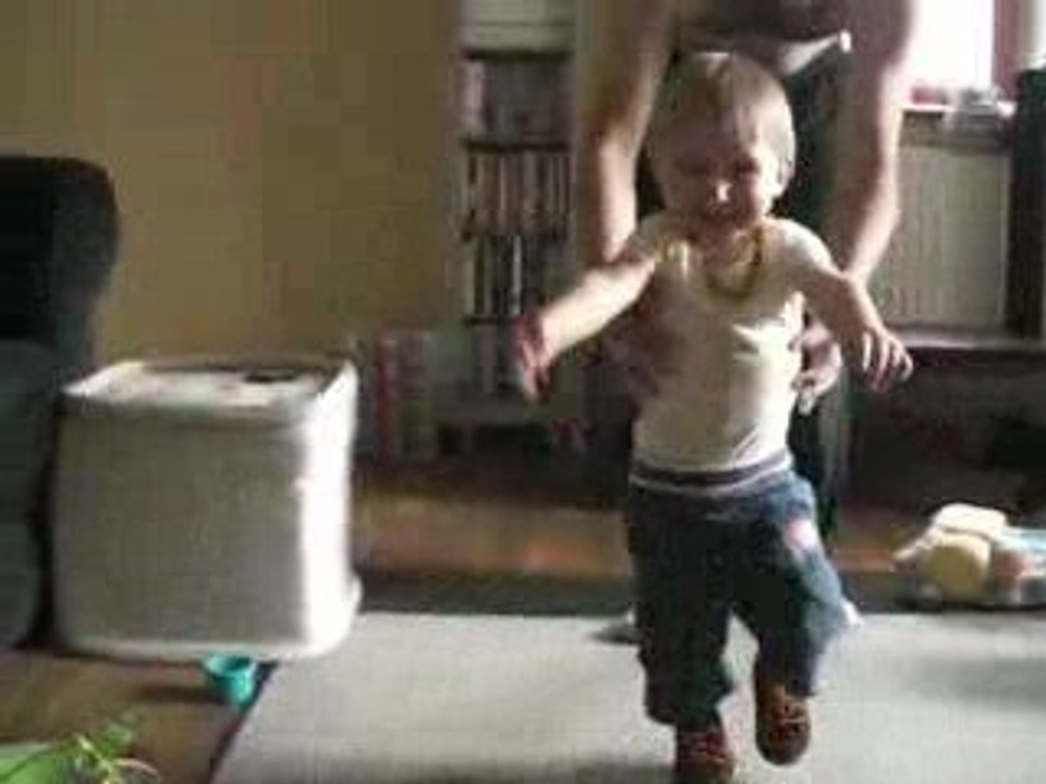 Premiers pas d'Esteban