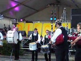 Le bagad de  NANTES a sardinantes le13 JUIN 2009