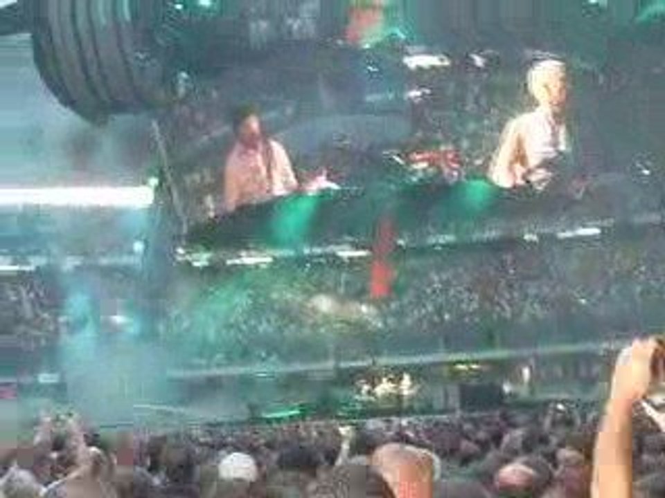 U2 - Beautiful Day - Stade de France