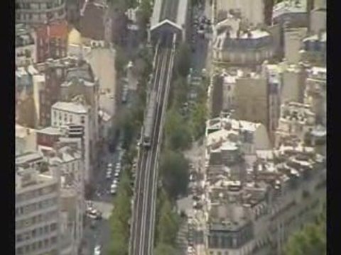 MP73 : Vue sur la ligne 6 du métro parisien depuis la terrasse de la tour Montparnasse