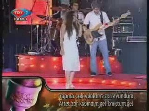 9 Gönen MULisesi Zor kadın Genç Mikrofon