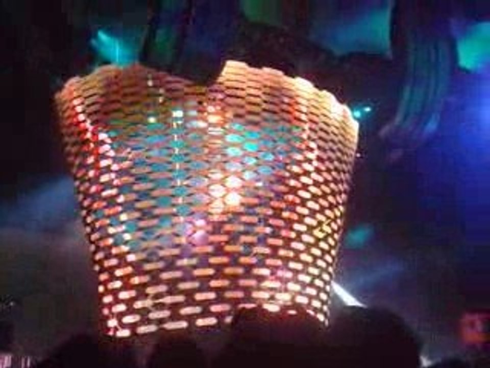 U2 a Nice 360 Tour 2