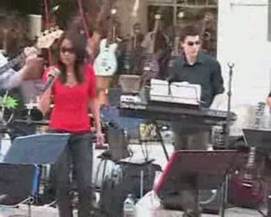 Bajakan : Reprise de Simply the best (Tina Turner)