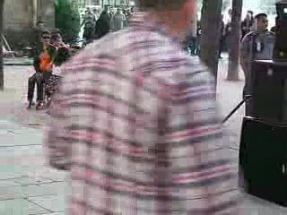 un vieux super danseur