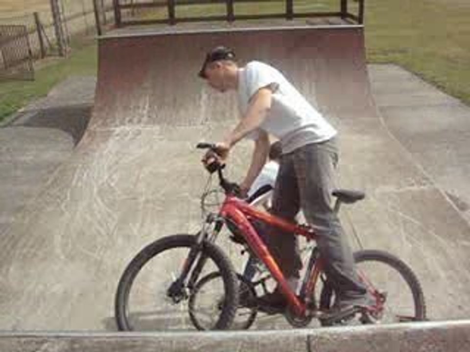 matt et polo en sens contraire sur la rampe