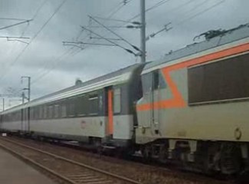 Passage du Rhone-Ocean en gare de Rosporden