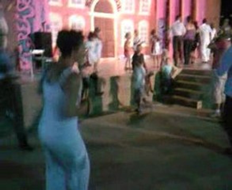 Tunisia _* Maman qui dance !