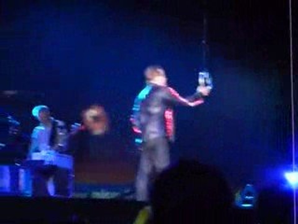 U2 - With or Without You (2) - Concert Nice 2009 Tour 360°