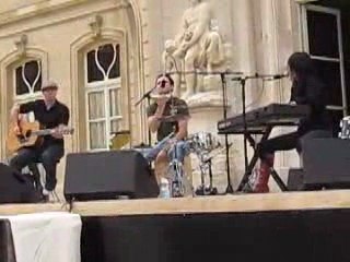 INA-ICH en concert (Crache version acoustique)