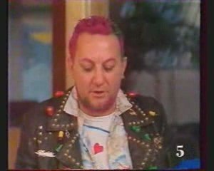 coluche sur scene extrait coulisse