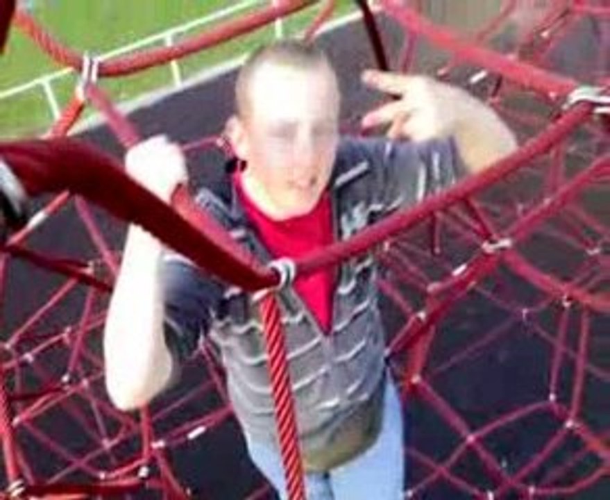 video 1 Yacine et tout la clik Feet et tout et tout !!! xd