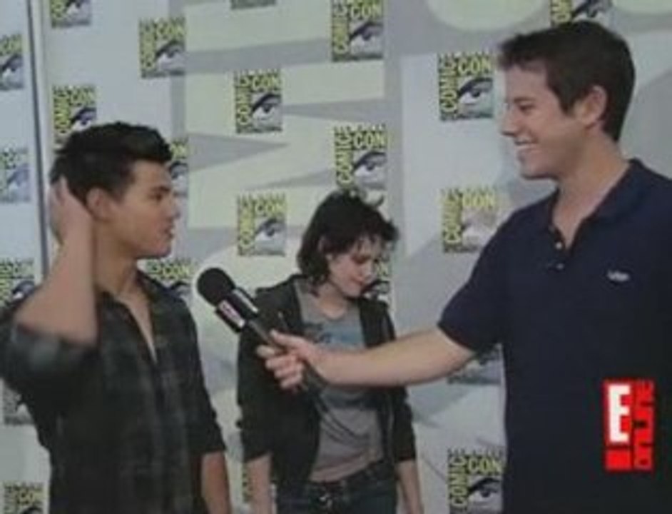 E! Interview Kristen & Taylor