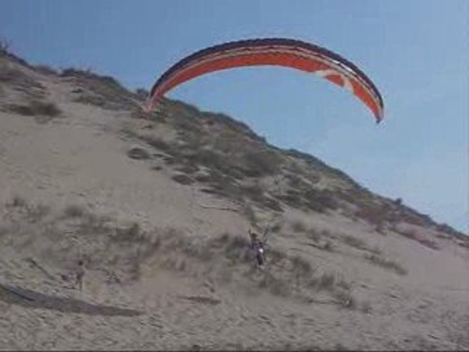 plouf en parapente au Pyla le 08/05/09 : toucher de dune ;)