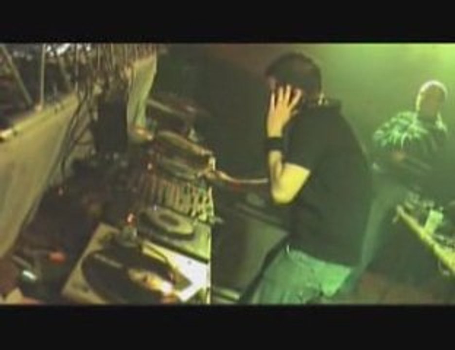 K-LYPSO chapiteau de THIEULAIN intro pub