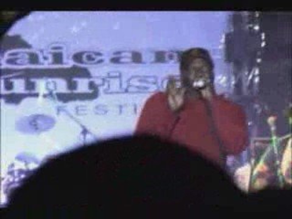 barrington levy [live]