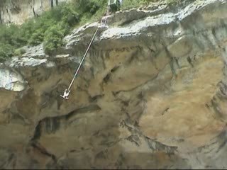 Saut à l'élastique au Mas d'Azil