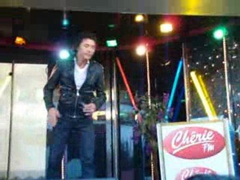 JEAN - LUC LAHAYE EN CONCERT A MONCHECOURT PLEURE PAS