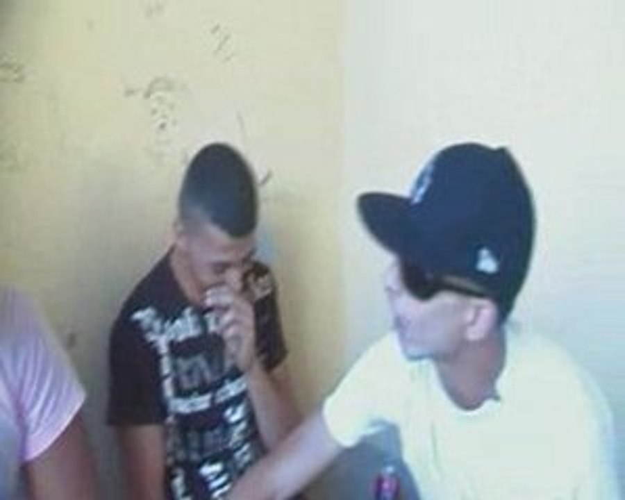 street bench-ce que pense les jeunes des voix de la meditera