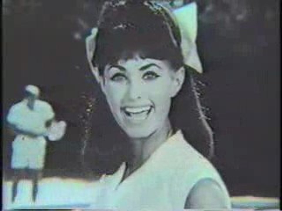 Donna Loren - Dr Pepper Tennis Commercial (circa 1964)