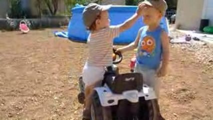 Paul vs Aymeric : Touche pas à mon tracteur !