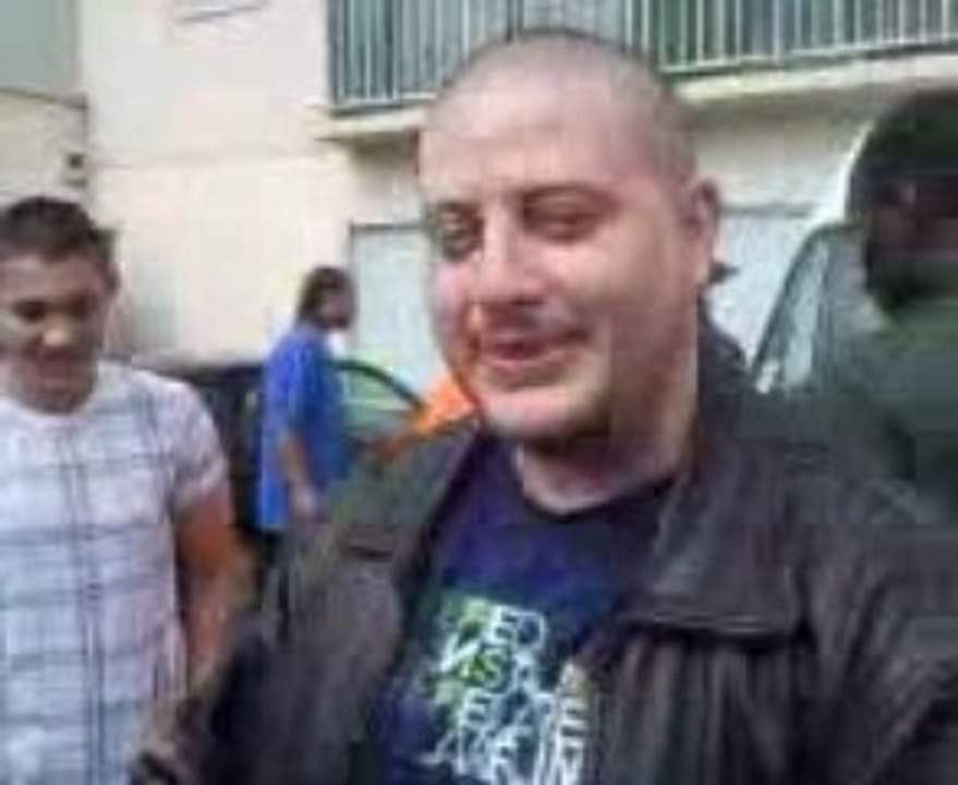 YA DU BO MONDES LA DEDANS !