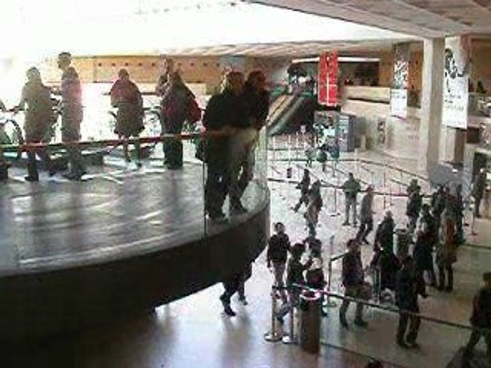 Musée du Louvre :: Sous la pyramide 01 © Louvrepourtous