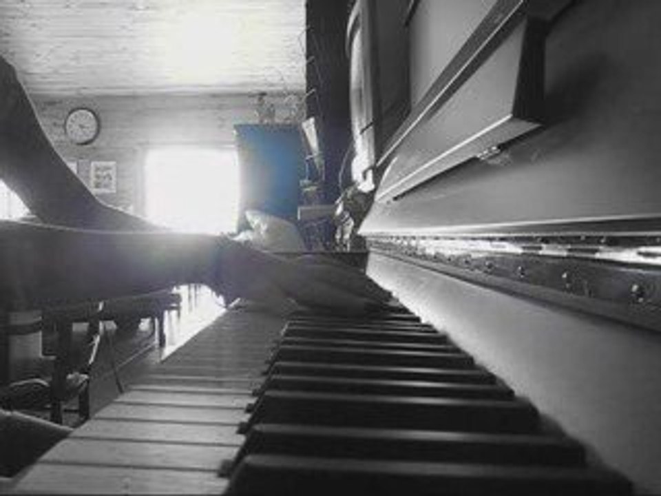 Alice - The Corpse Bride: Victor's piano solo