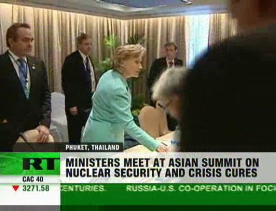 Lavrov and Clinton meet on sidelines of ASEAN summit