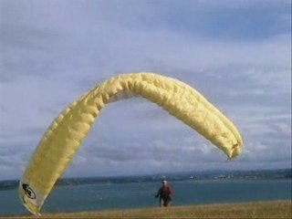 parapente ision 05: démo d'arrachage,vent fort