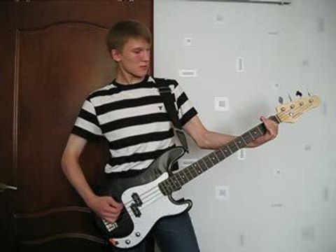 Arctic Monkeys - Brianstorm (Bass Cover)