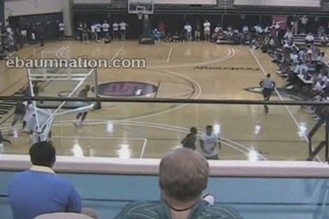 Jordan Crawford schaccia su Lebron