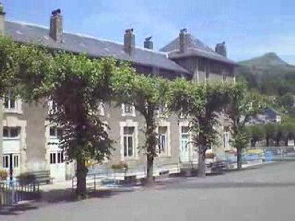 La Bourboule: La cour de l'école en Vacances