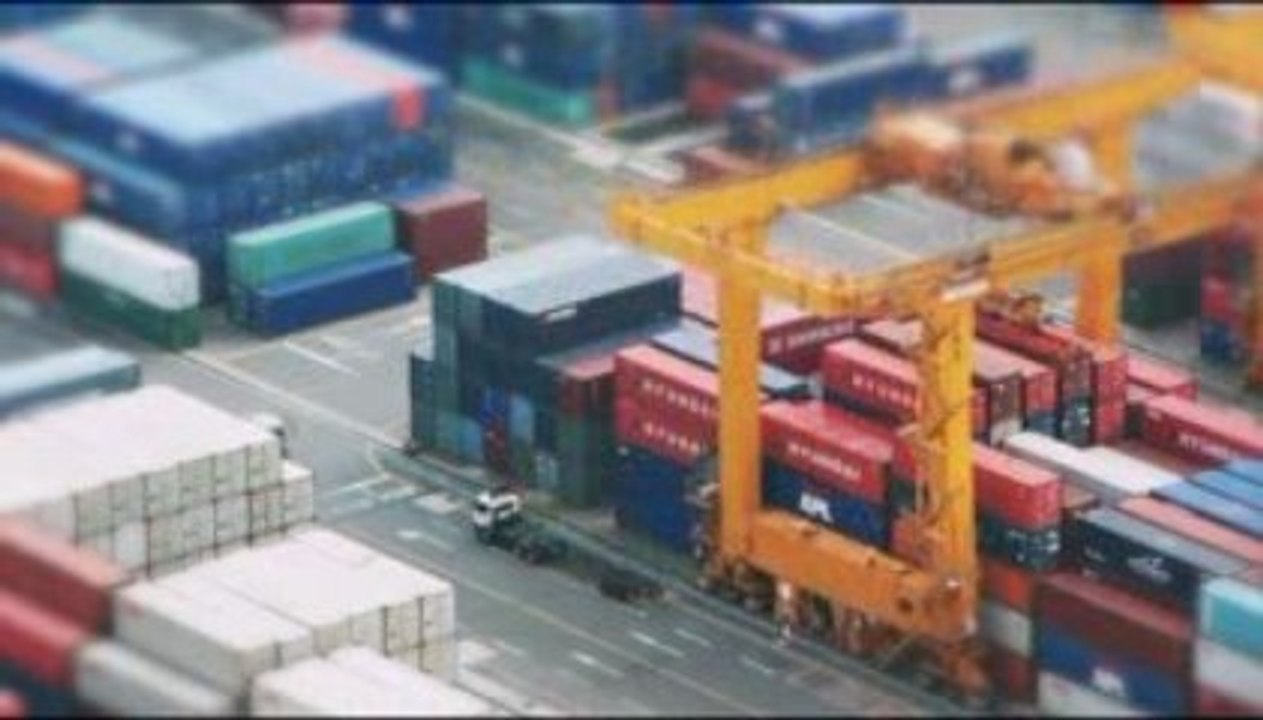 Miniature Trade R10 time lapse