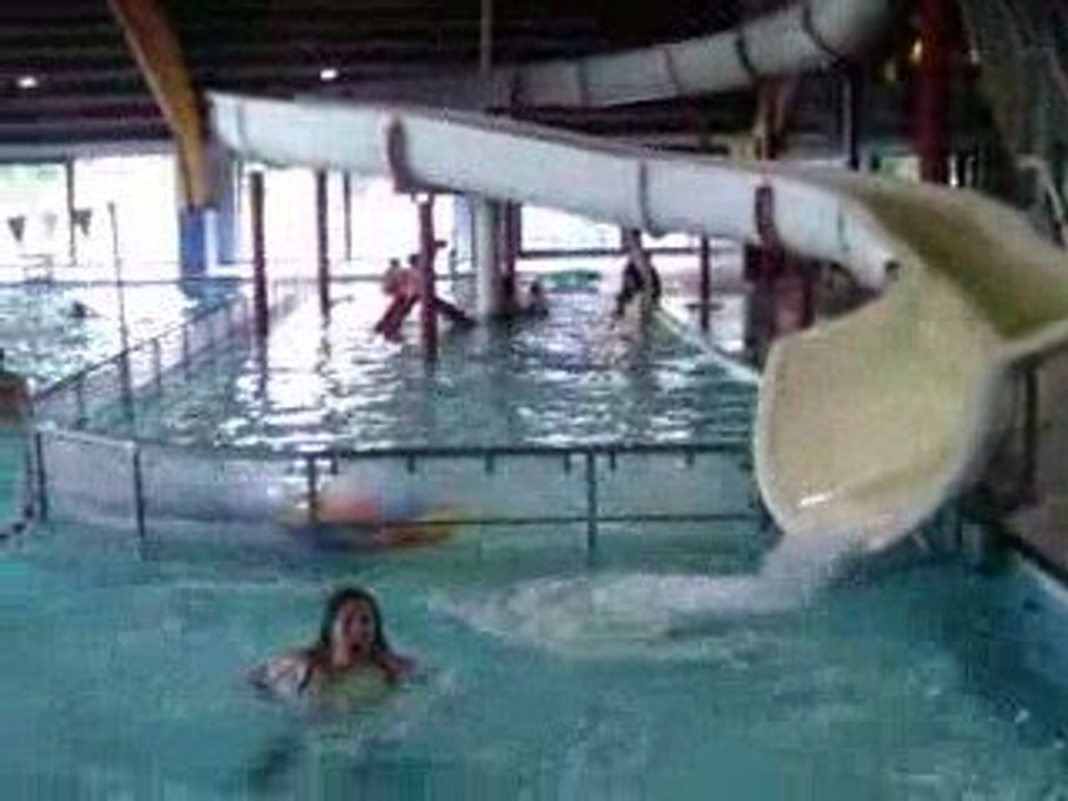 à la piscine