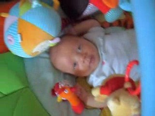 Nathan et son hochet