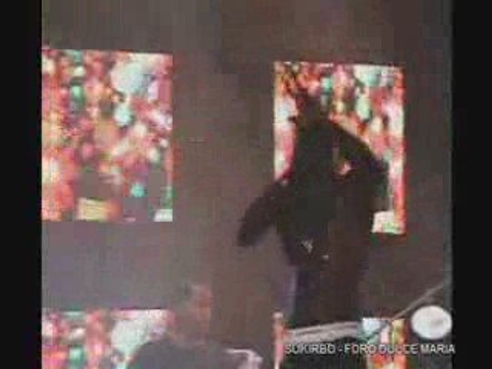 Akon feat. Dulce Maria - Beautiful (El Evento 40)