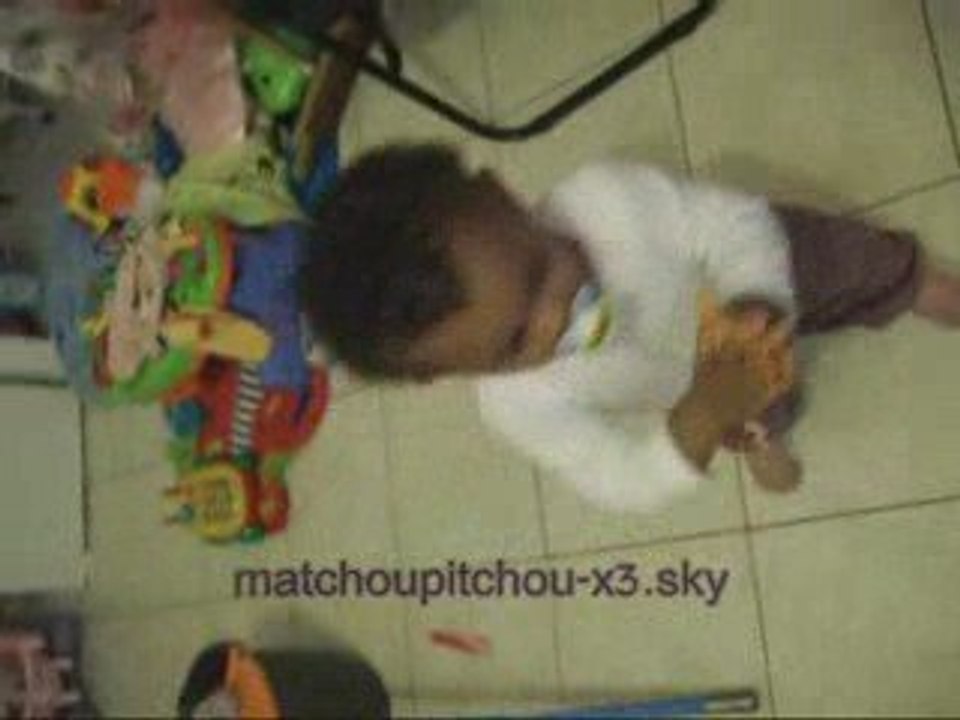 ma fille qui danse decale gwada a 12 mois