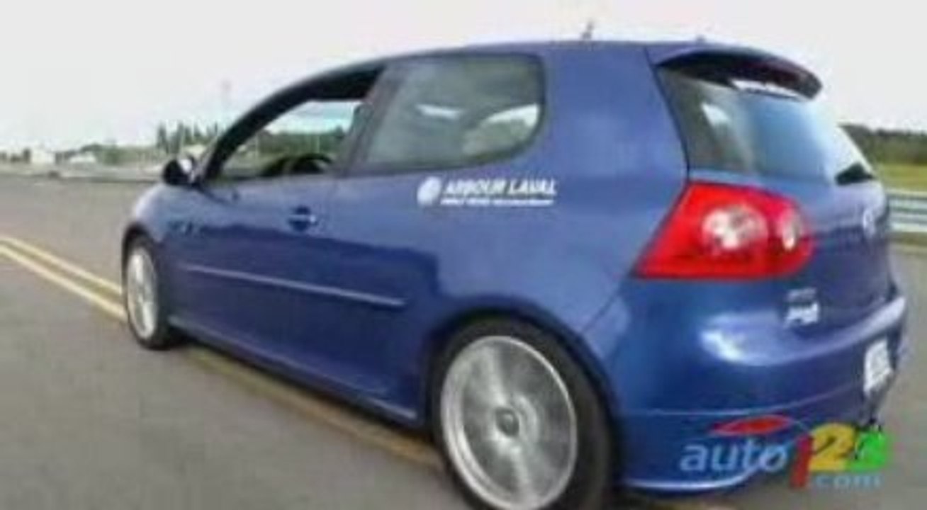 2008 Volkswagen R32 review by Auto123.com